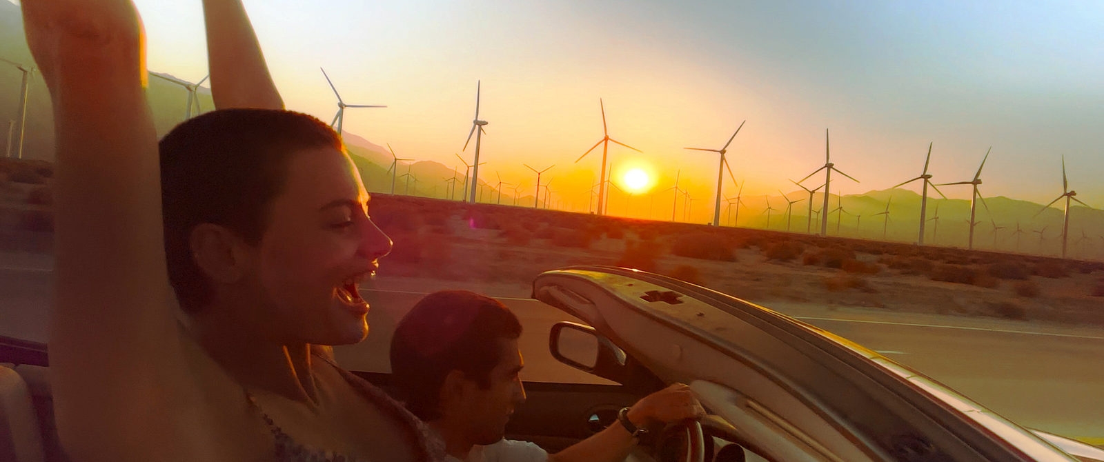 Кадр из фильма&nbsp;«Джун и Джон»
скриншот из трейлера&nbsp;&nbsp;