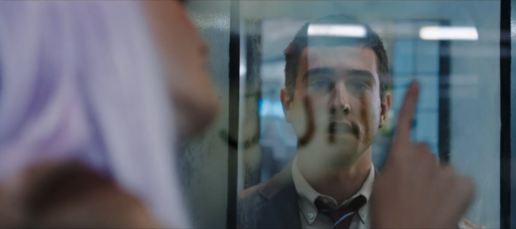 Кадр из фильма&nbsp;«Джун и Джон»
скриншот из трейлера&nbsp;&nbsp;